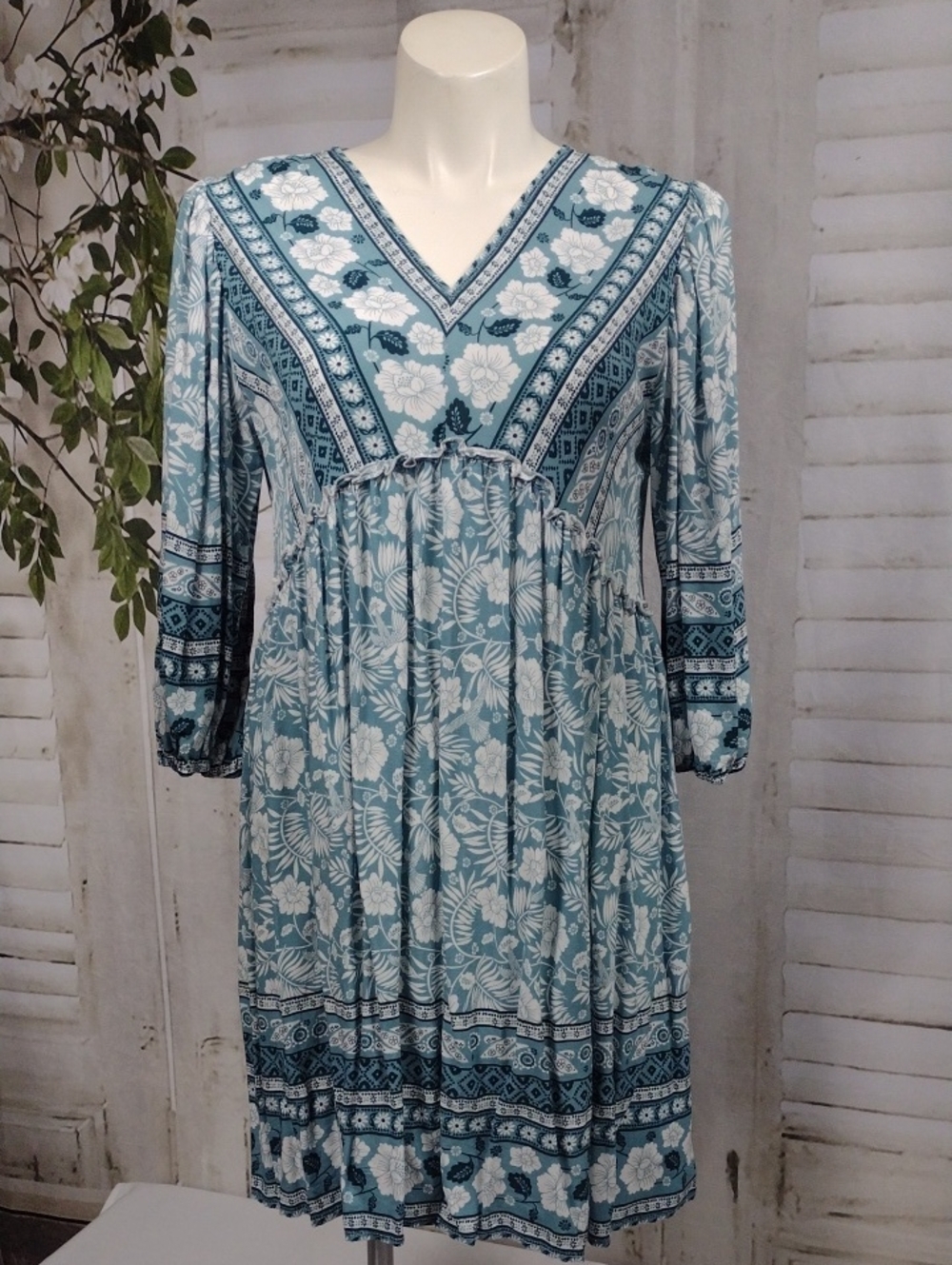 Boho Floral V-Neck Midi Dress in Teal and White Size XL